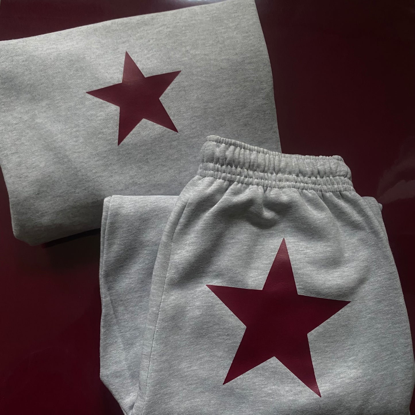 burgundy star sweatshirt