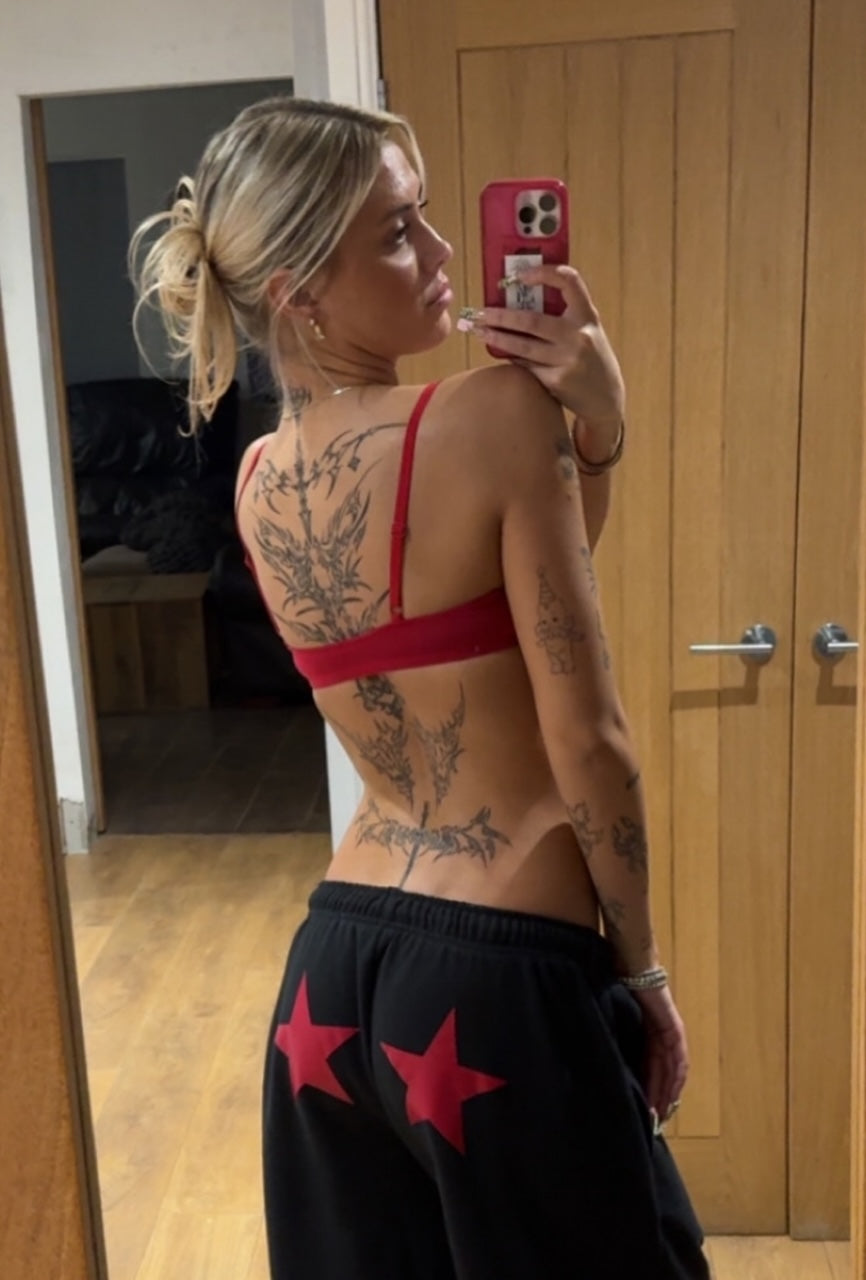 small premium black red star sweats